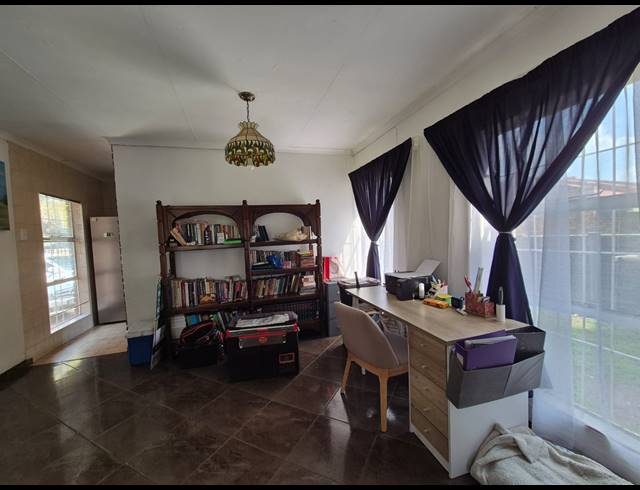 2 BEDROOM HOUSE FOR SALE IN VANDERBIJLPARK SE 4